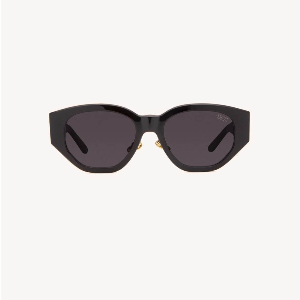 DEZI Charge It Sunglasses